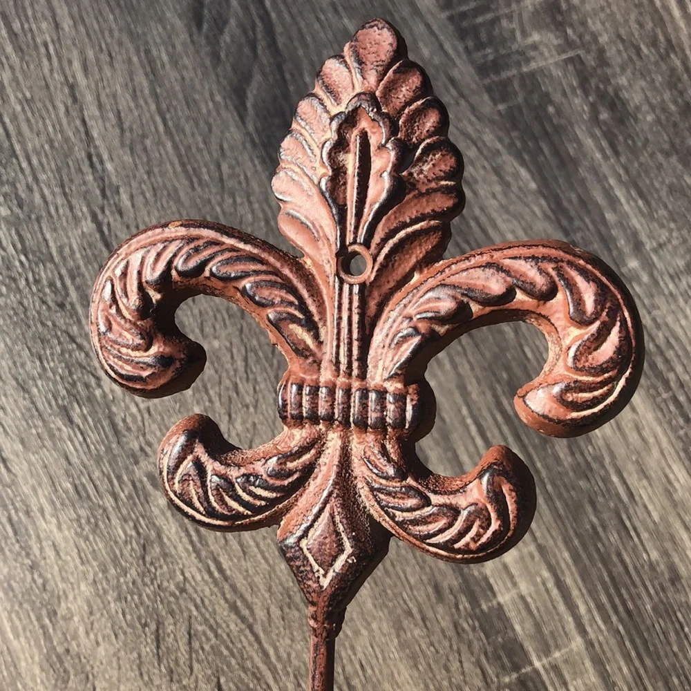 Fleur-de-lis Wall Hook Decor